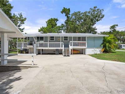 2220 S Gulfwater Point