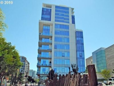 1001 NW Lovejoy St UNIT 402