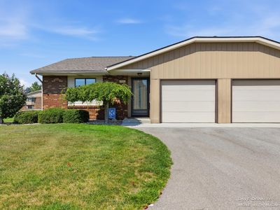 711 Waterview Ct SW