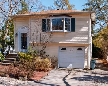 215 Lakeside Trail