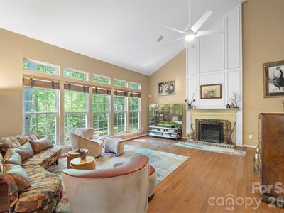 7900 Wilby Hollow Dr