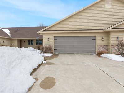 Property at 425 Brookview Dr, Luxemburg, WI