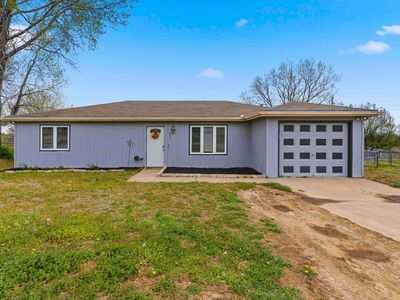 Property at 319 Palomino Ln, Ogden, KS
