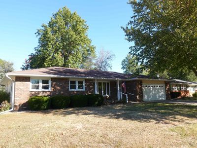 Property at 703 Pleasant Dr, Knoxville, IL