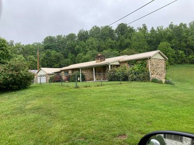 450 Mount Pleasant Rd SE