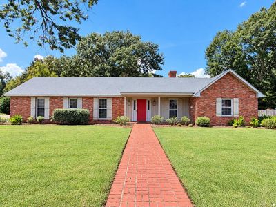 1823 Lake Manor Dr