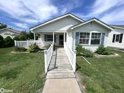 117 W Wapello St