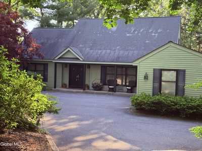 10 Longwood Drive