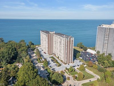12900 Lake Ave APT 811