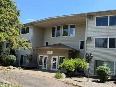 10301 Cedar Lake Rd APT 102