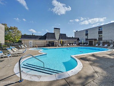 Property at 4875 Sherburn Ln Unit 3D, Saint Matthews, KY