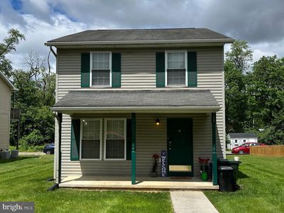345 Woodpoint Ave
