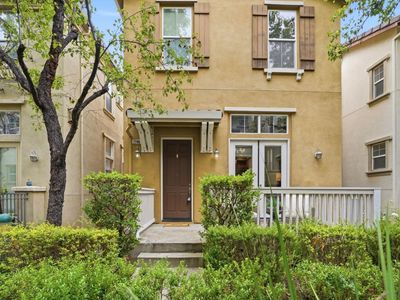2206 Golden Crest Cmns