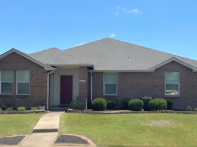 3079 Fallbrook Dr