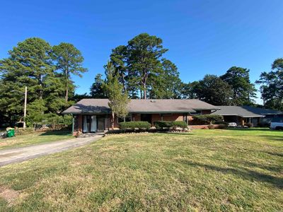50 Broadmoor Dr