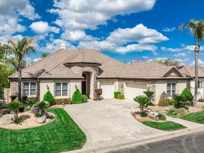 1540 E Golden Valley Way