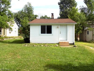 1094 Moneta Ave