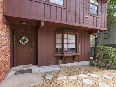 2214 Timberwood Cir N