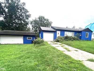 Property at 1928 Greenwood Dr, Ottumwa, IA