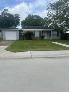 102 Forest Oaks Ln