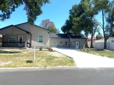 207 Avenue E SE