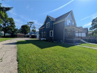 325 Box Ave