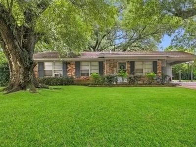 5011 Donald Dr