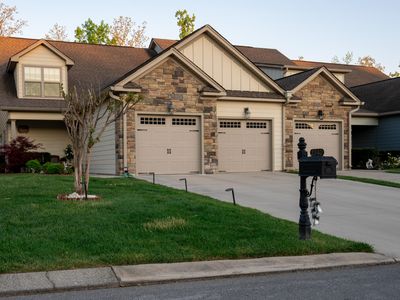 2340 Rivendell Ln