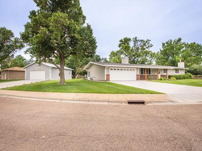 310 Apache Dr