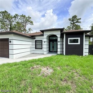 1047 Merry St E
