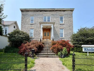 231 E Adams St
