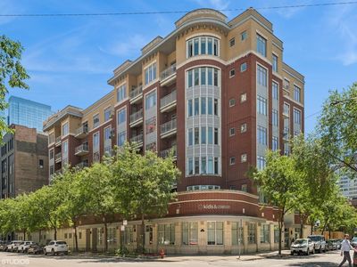 657 W Fulton St UNIT 404