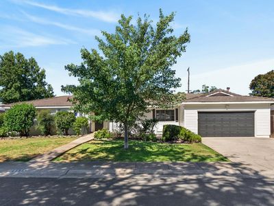 9528 Sara St