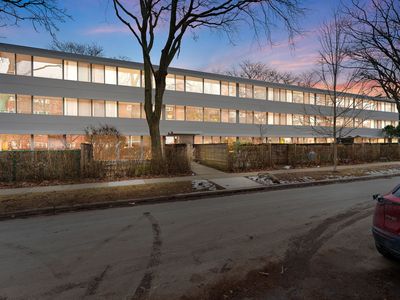 Property at 300 N Maple Ave, Oak Park, IL