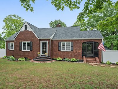 709 W Main St