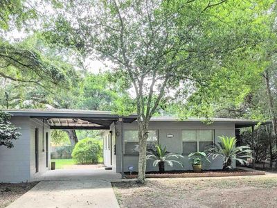 623 Edgecliff Dr