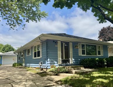 1733 North 118th STREET