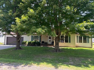 Property at 205 Grandview Dr, Rushville, IL