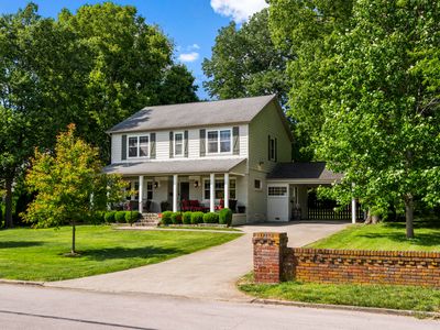 111 Edgemoor Dr