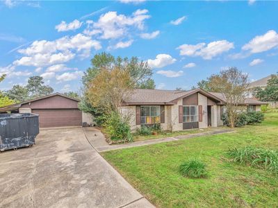 Property at 2500 Briarwood Cir, Bryan, TX