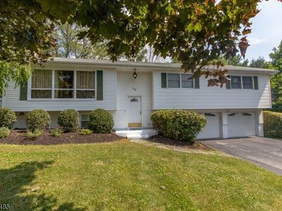 Property at 28 Elizabeth Dr, Wantage, NJ