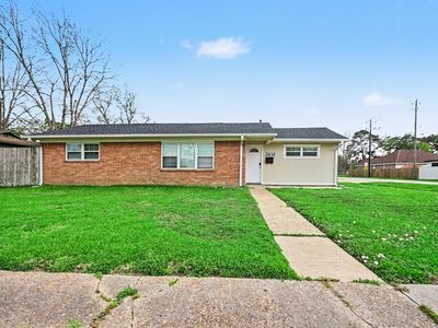 2102 Hillshire Dr