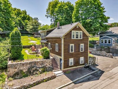 22 Varney St