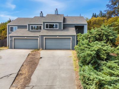 2924 Stanford Ln