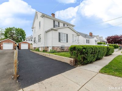 29 Roosevelt Avenue