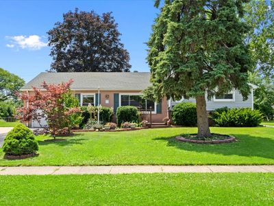 133 E Berkley Ln