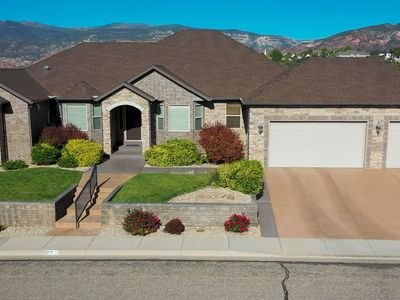 252 S Ridgeview Loop