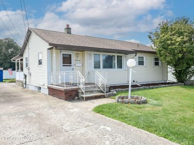 32 Thomas St