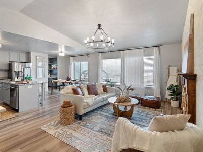 1118 W Honeycomb Dr N