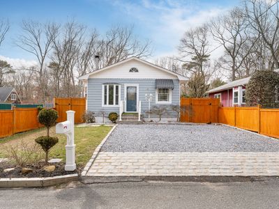 34 Shinnecock Ave